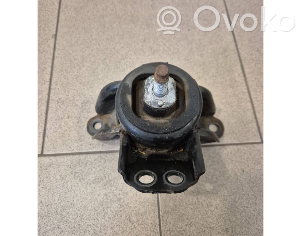 KIA Soul Engine mount bracket 