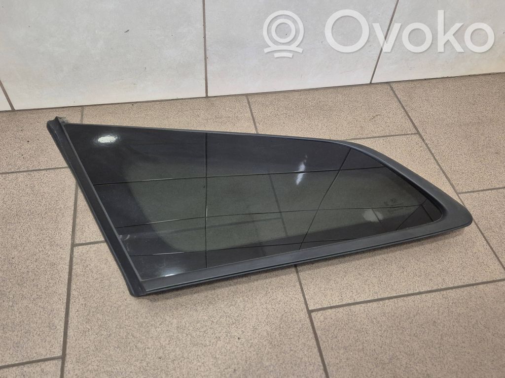Vidrio lateral trasero   87810D4300