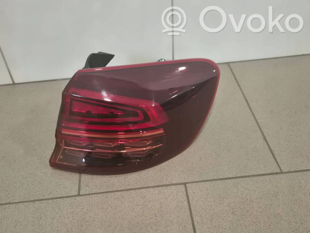 Rear/tail lights   92402J7150