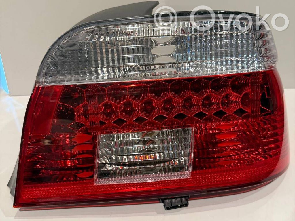 BMW 5 E39 Galinis žibintas kėbule 