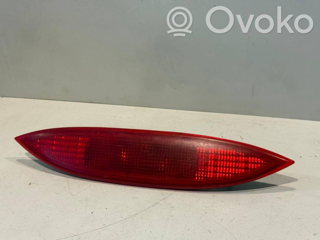 Nissan Note (E11) Third/center stoplight 