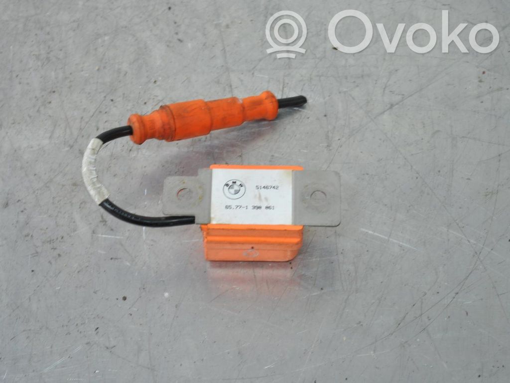 Sensor impacto/accidente para activar Airbag   65771390061