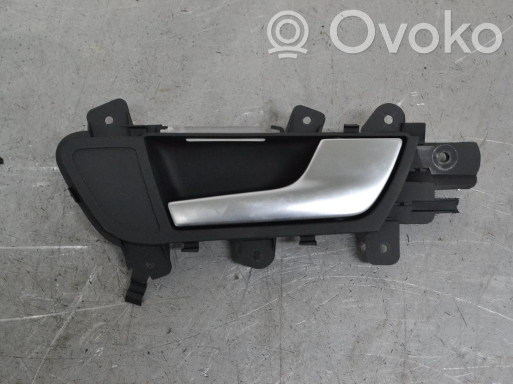 Manecilla interna puerta delantera   8K0839020C