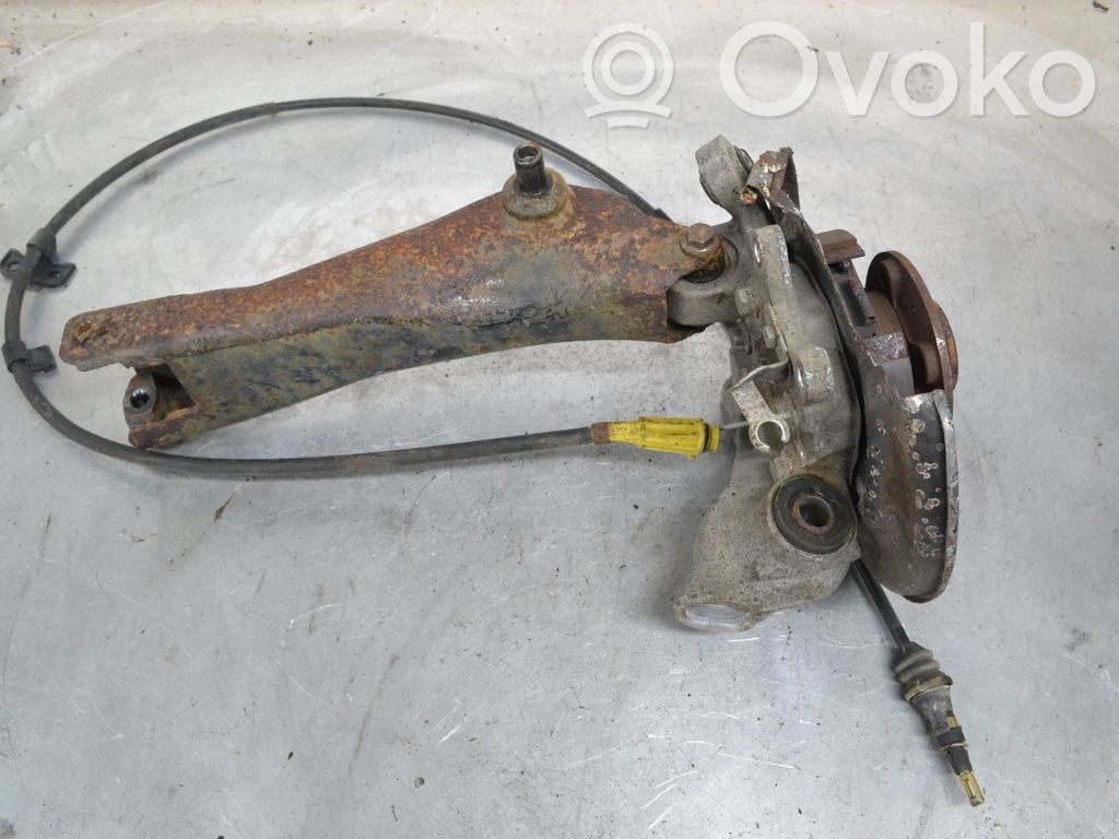 Volvo V70 Cubo de rueda delantera 