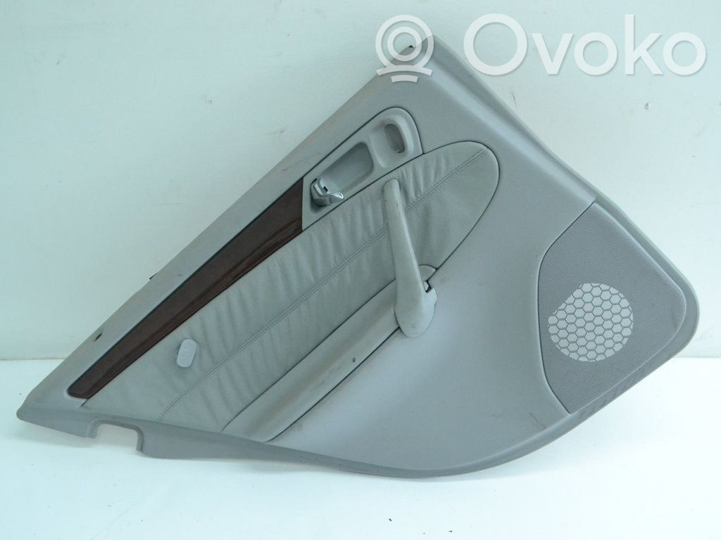 Mercedes-Benz C W203 Revestimiento de puerta delantera 