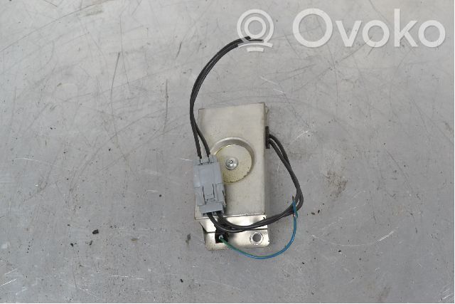 Pystyantennivahvistin   XR8F18K891BD