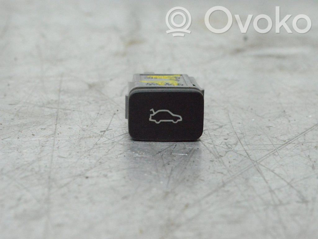 Saab 9-3 Ver2 Tailgate/boot open switch button 