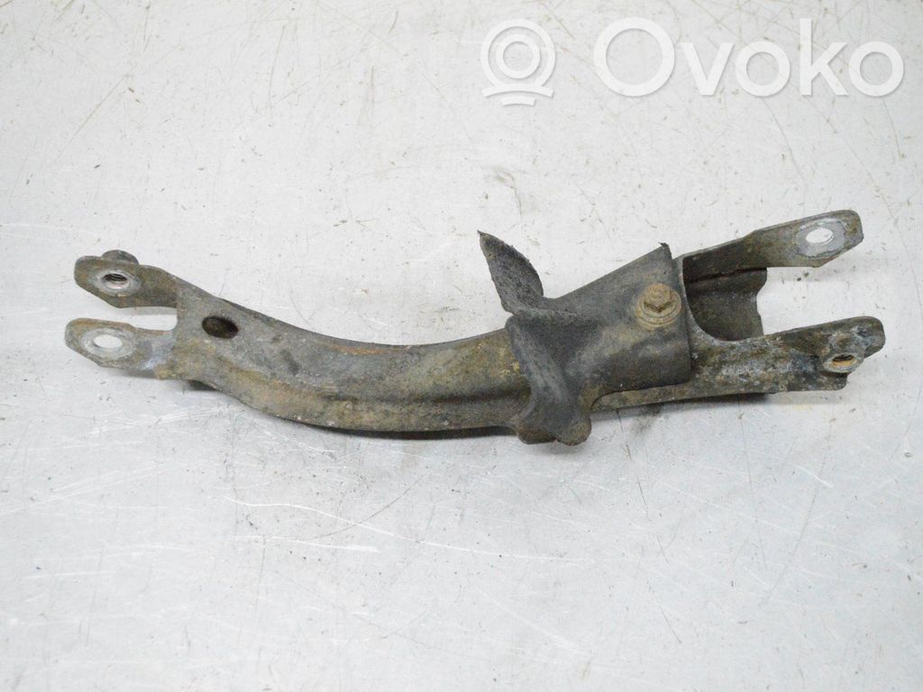Rear control arm