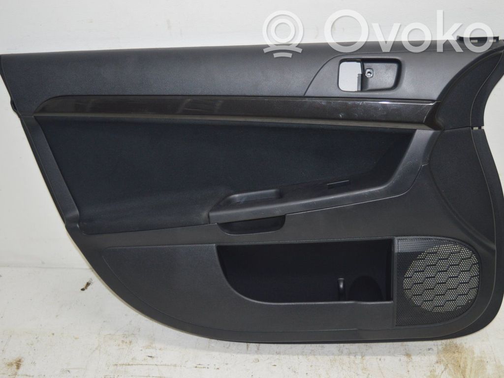 Mitsubishi Lancer X Revestimiento de puerta delantera 