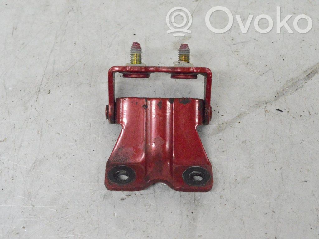 Tailgate/trunk/boot hinge