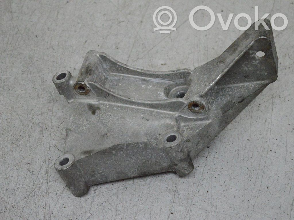 Audi R8 42 Generator/alternator bracket 
