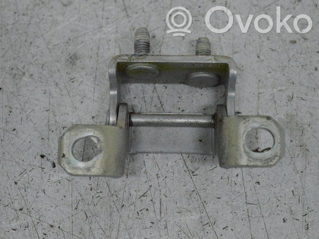 Tailgate/trunk/boot hinge