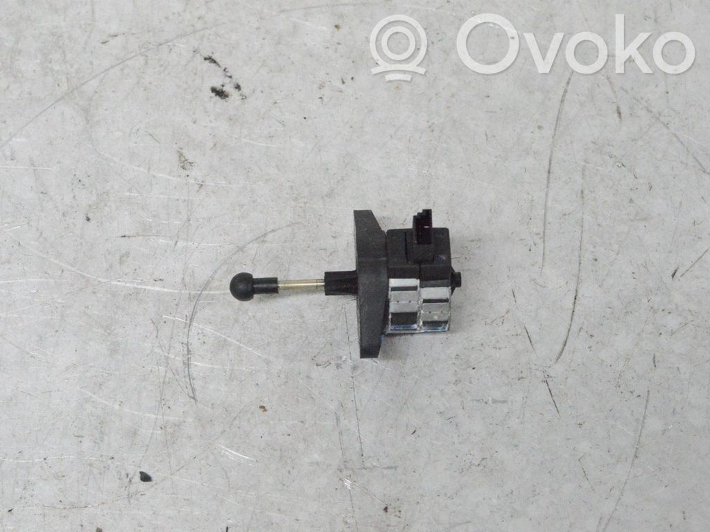 Headlight level adjustment motor   8352206