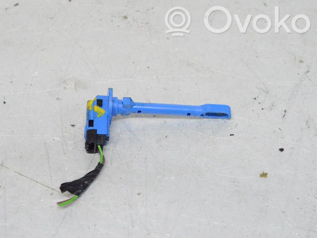 Interior temperature sensor   689119C734AA