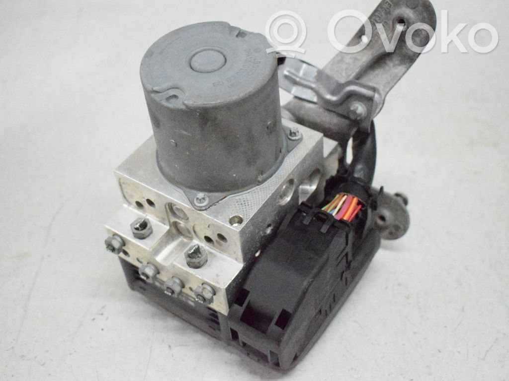 Mercedes-Benz E W211 ABS Pump 