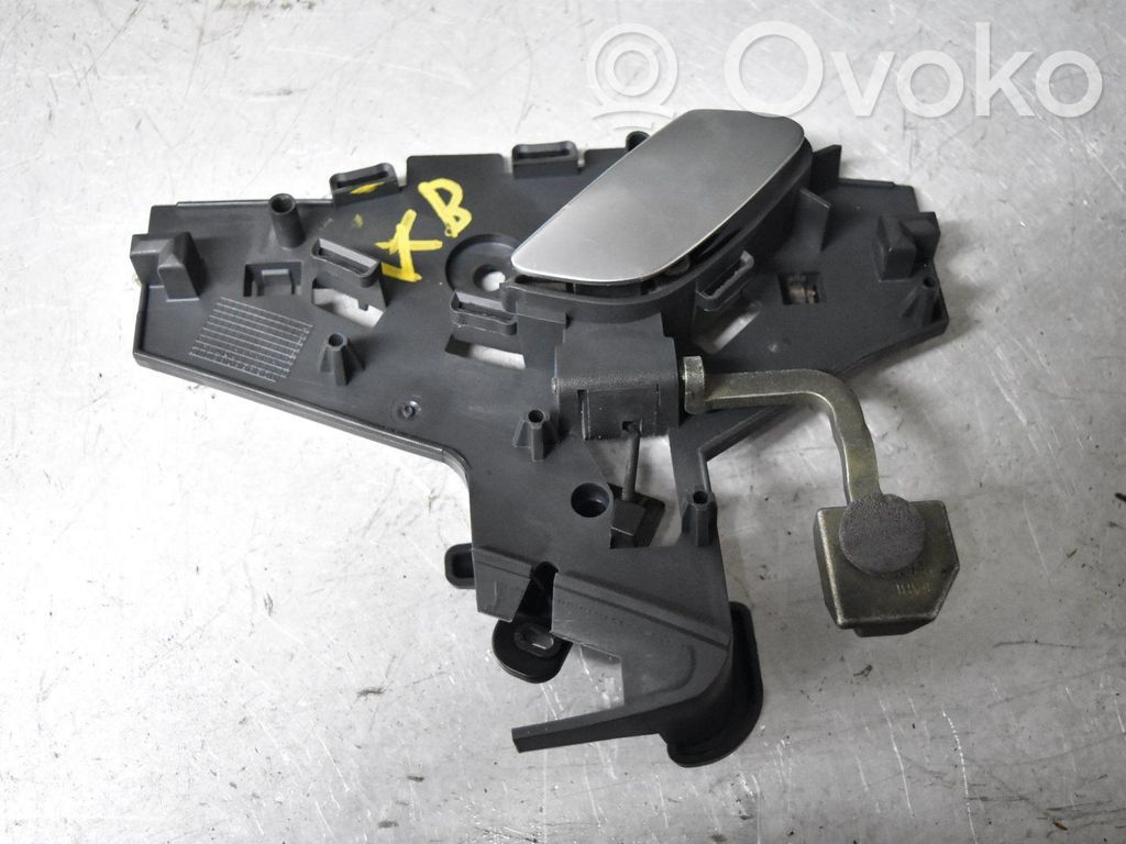 Front door interior handle