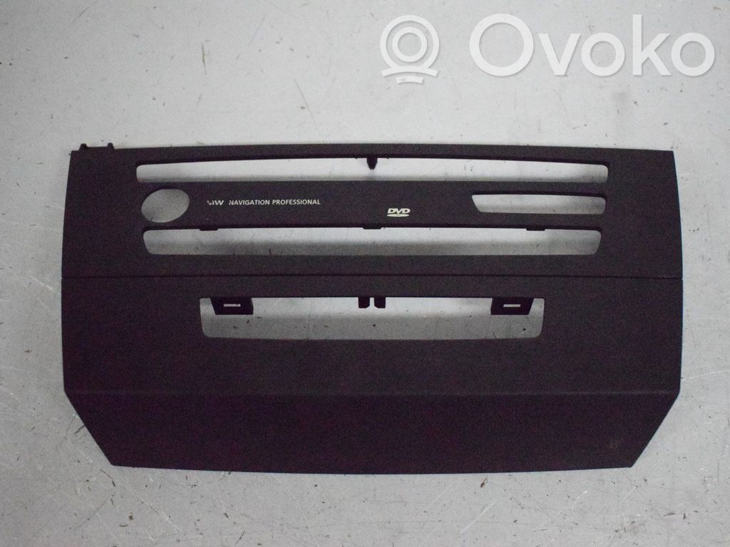 Verkleidung Radio / Navigation   658369584099