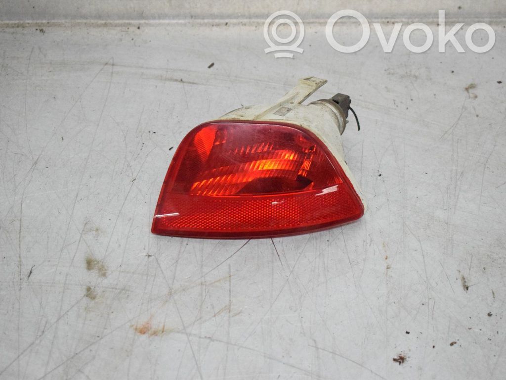 Réflecteur de feu arrière   1M5115K273A