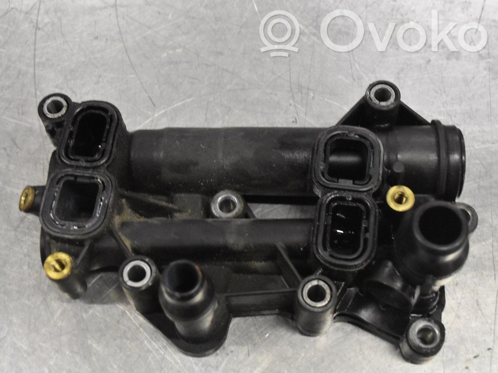 BMW 3 F30 F35 F31 Termostaatin kotelo 