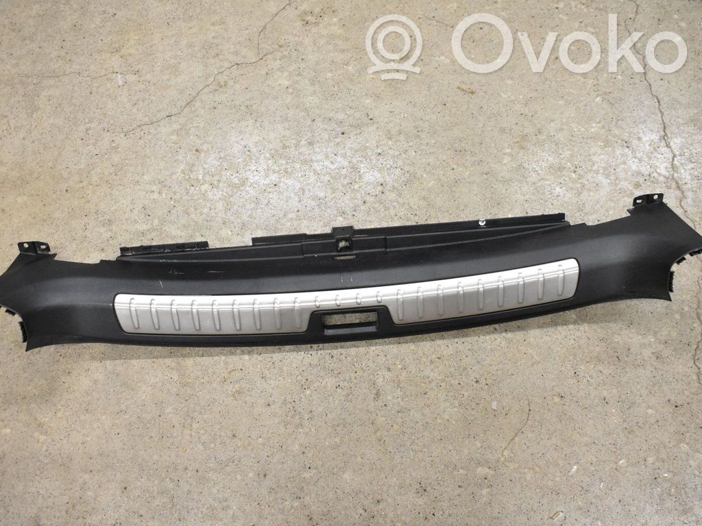 BMW X6 E71 Tailgate trim 