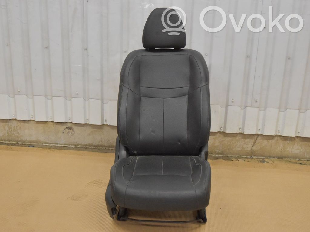 Nissan Qashqai Etumatkustajan istuin 