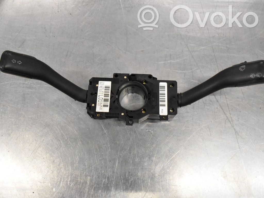Skoda Fabia Mk1 (6Y) Leva/interruttore dell’indicatore di direzione e tergicristallo