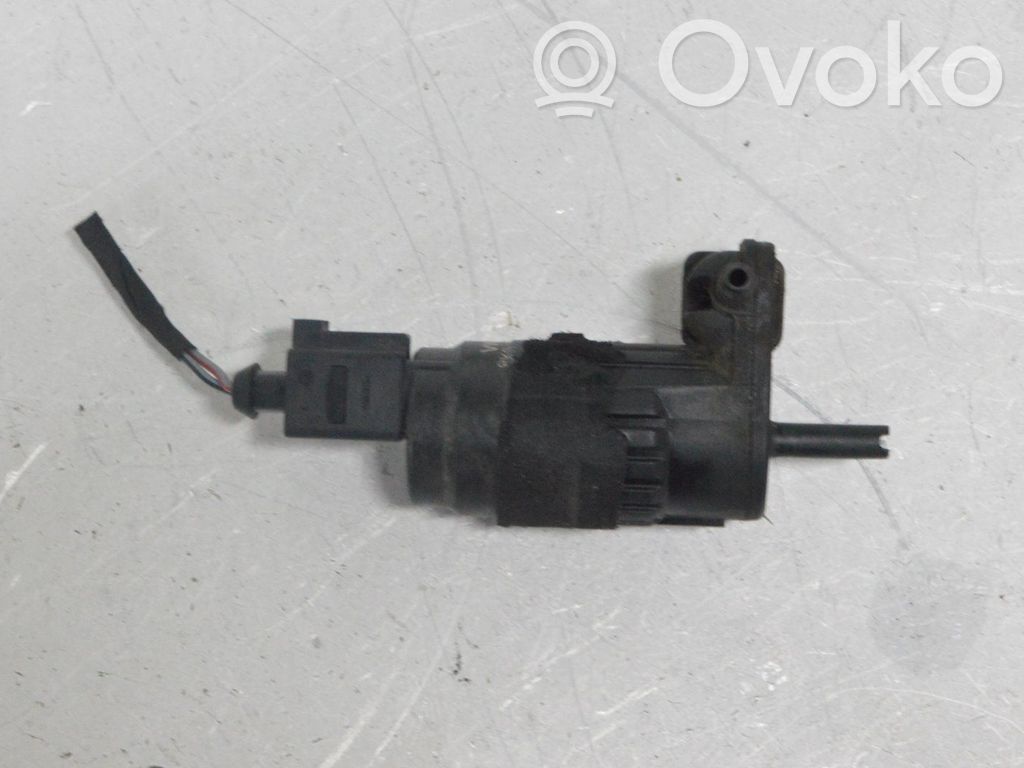 Pompă spălător parbriz   8K9955647
