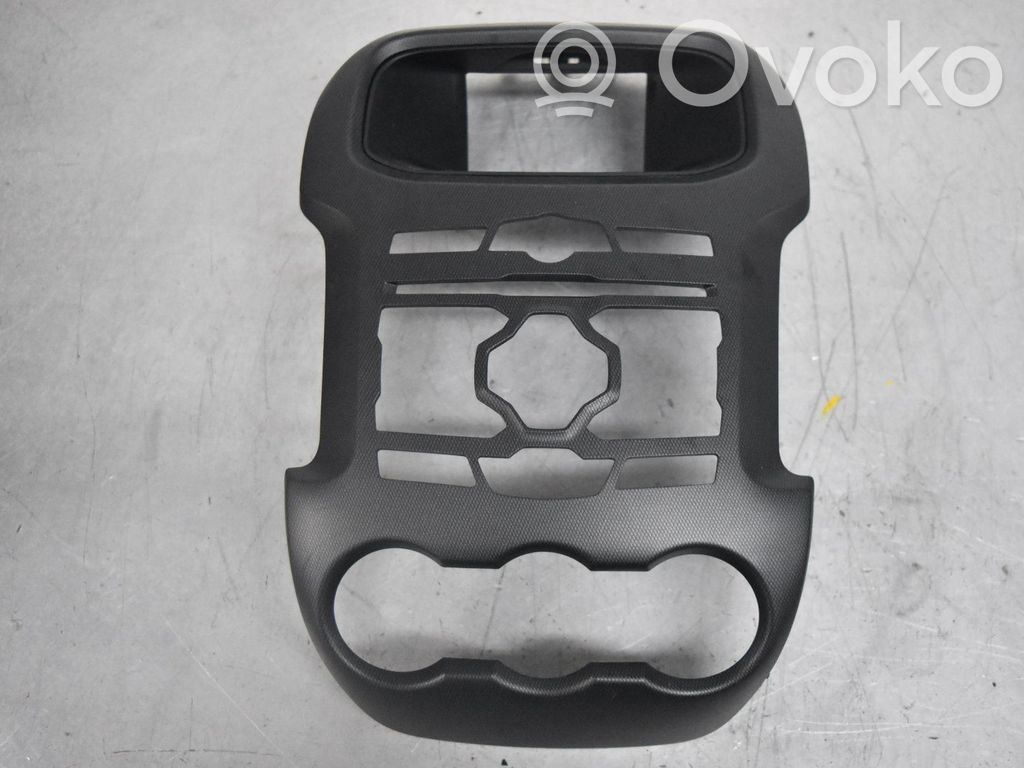 Ford Ranger Radio/GPS head unit trim 