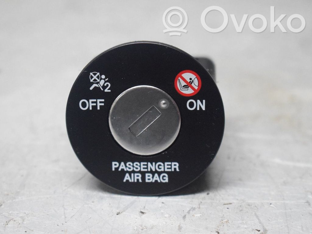 Comutator pornit/oprit airbag pasager   2STIFT