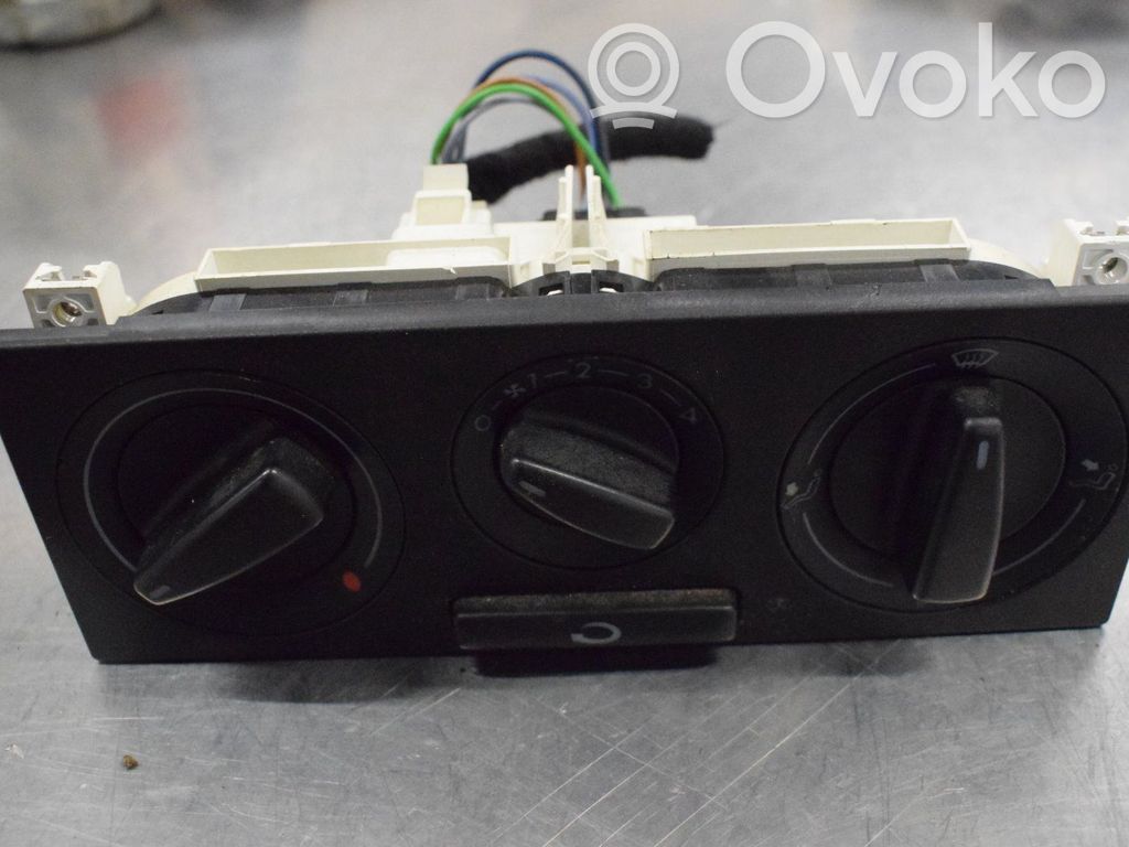 Volkswagen PASSAT B5 Unitate control climatizare 