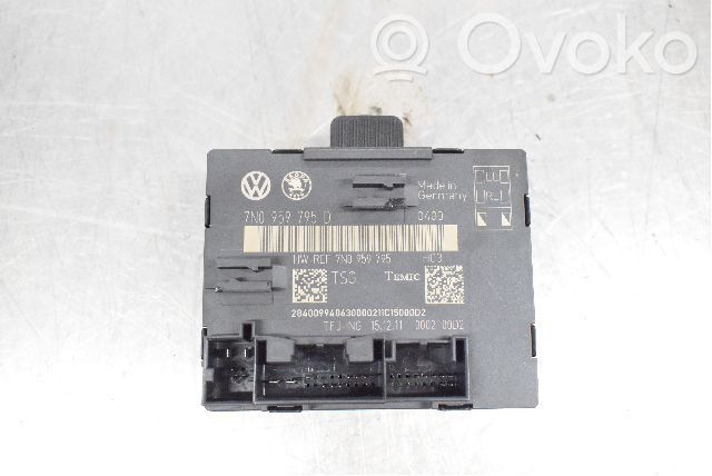 Unidad de control/módulo de la puerta   7N0959795