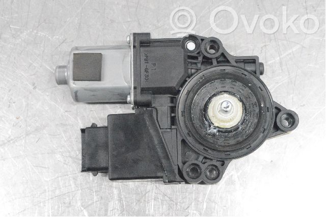 Silnik regulatora szyby drzwi przednich   82450A2010