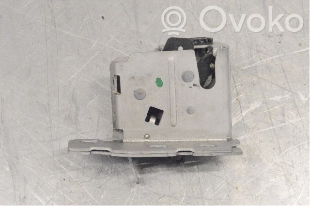 Aizmugurējā pārsega slēdzene   40154150