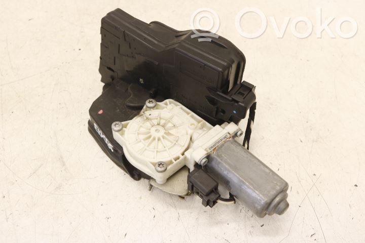BMW 7 E65 E66 Centrinio užrakto varikliukas 