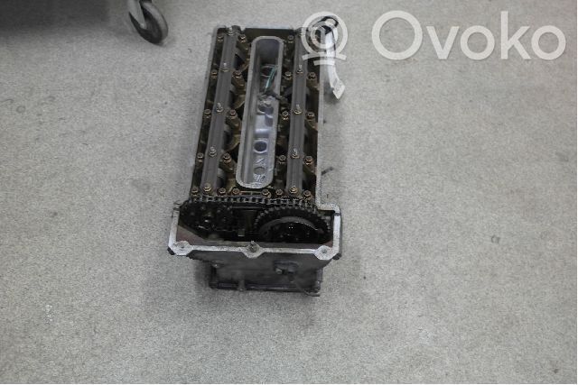 Engine head   11121702374,448S1