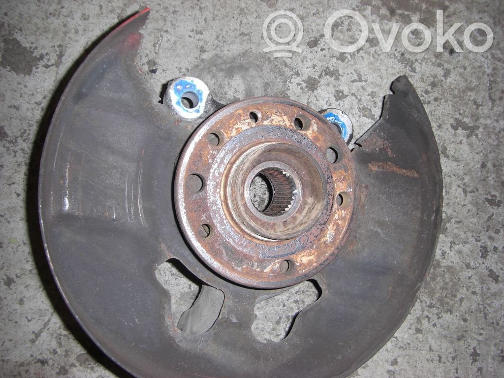 Front wheel hub spindle knuckle