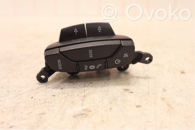 Chevrolet Captiva Steering wheel buttons/switches 
