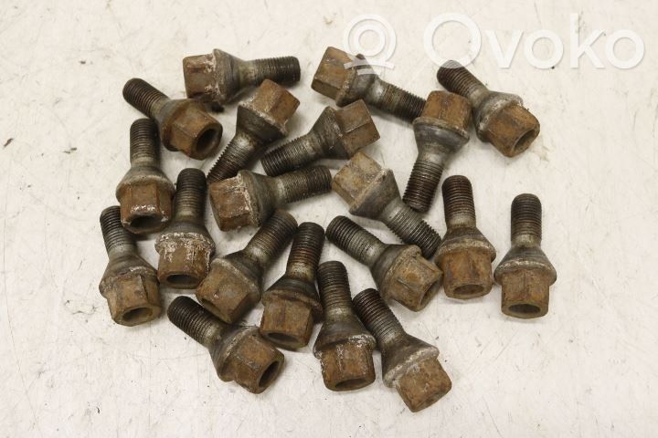 Nuts/bolts