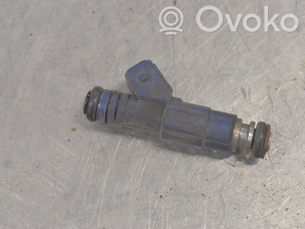 Opel Omega B1 Polttoainesuutin 