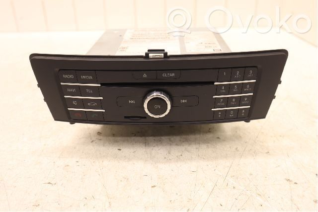 Panel / Radioodtwarzacz CD/DVD/GPS   A1669001818,A166900181880