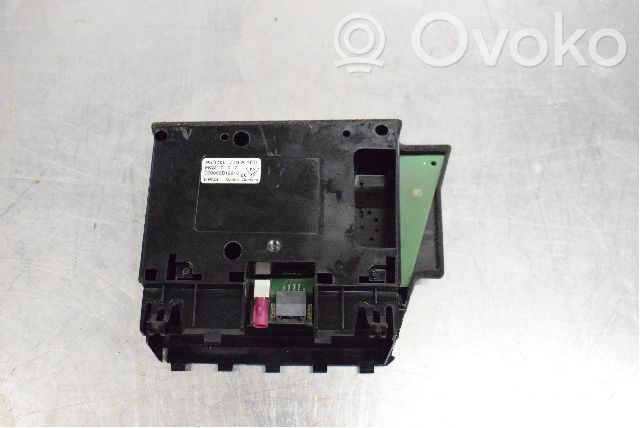 Muut ohjainlaitteet/moduulit   95B035773A