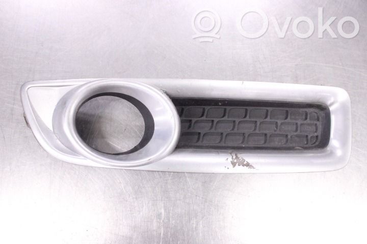 Volvo V70 Front fog light trim/grill 