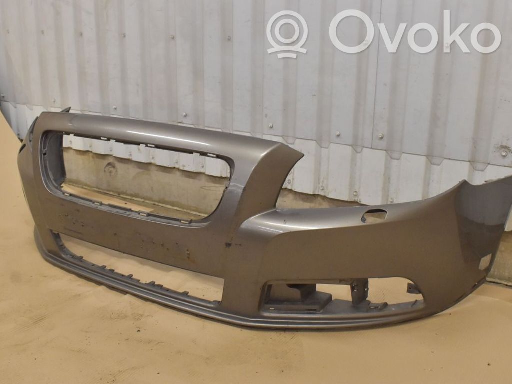 Volvo V70 Front bumper 