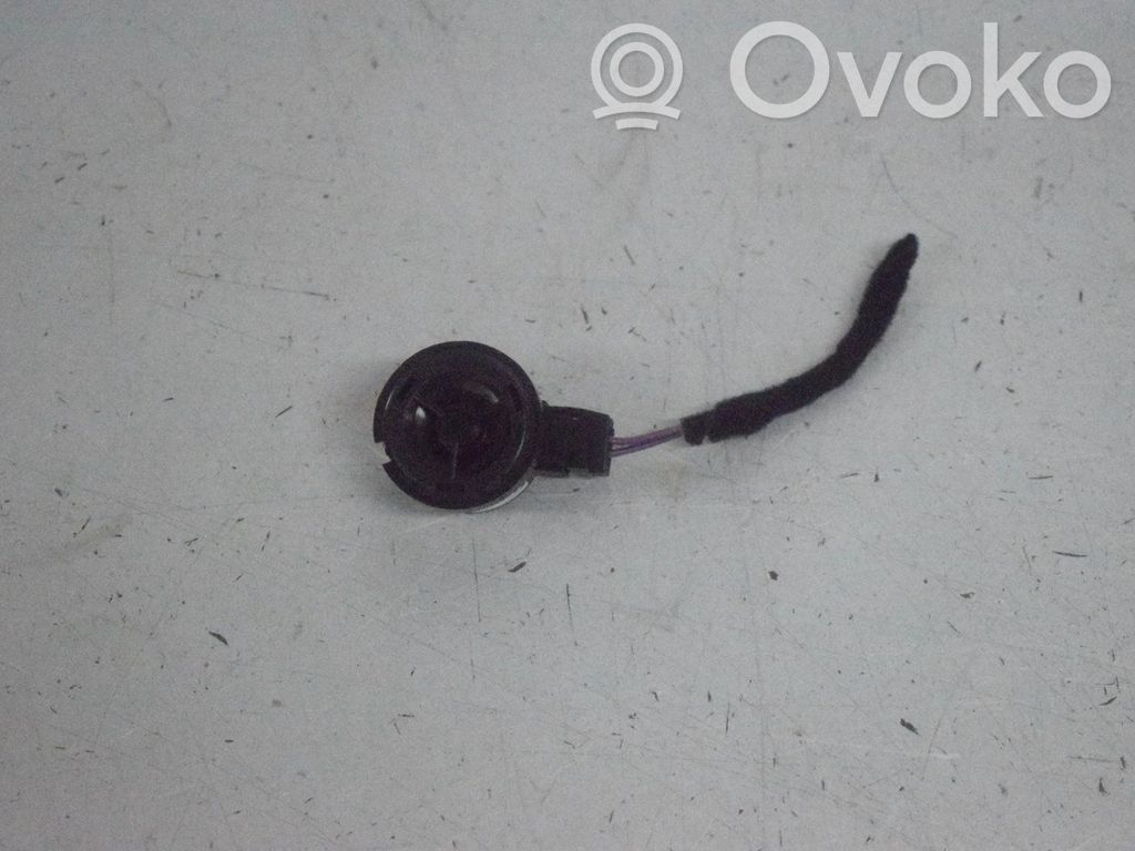 Altavoz de la puerta delantera   545286726