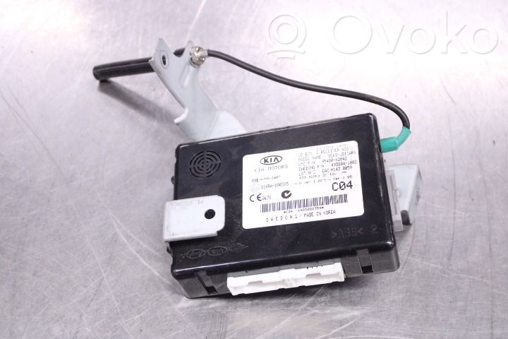 Unidad de control/módulo de carrocería central   116RA000385