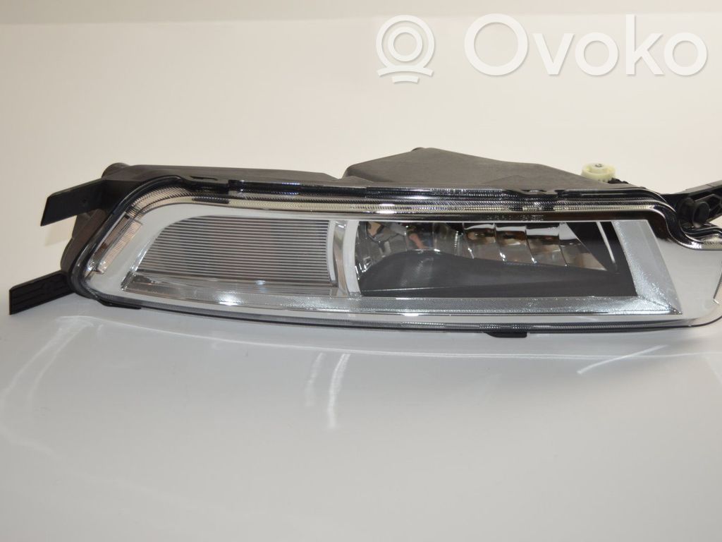 Feu antibrouillard avant   3G0941662F,3G0941662H,3G0941662L