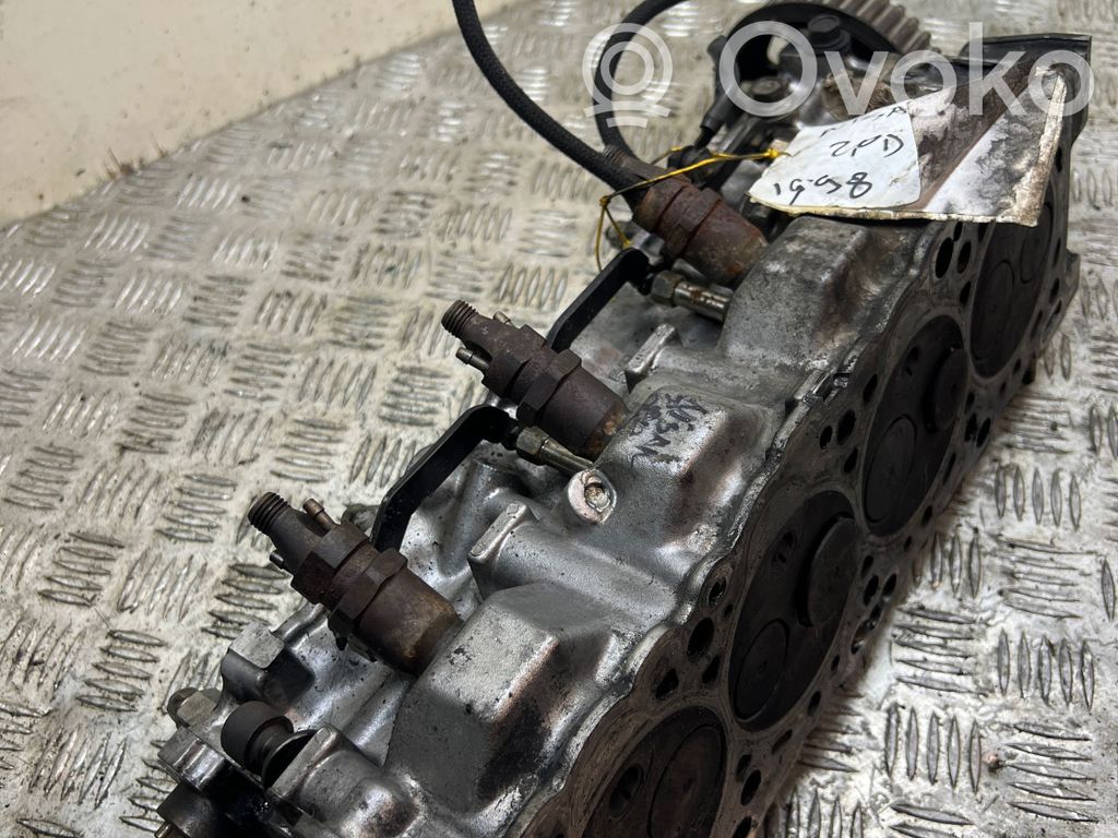 Nissan Primera Engine head 