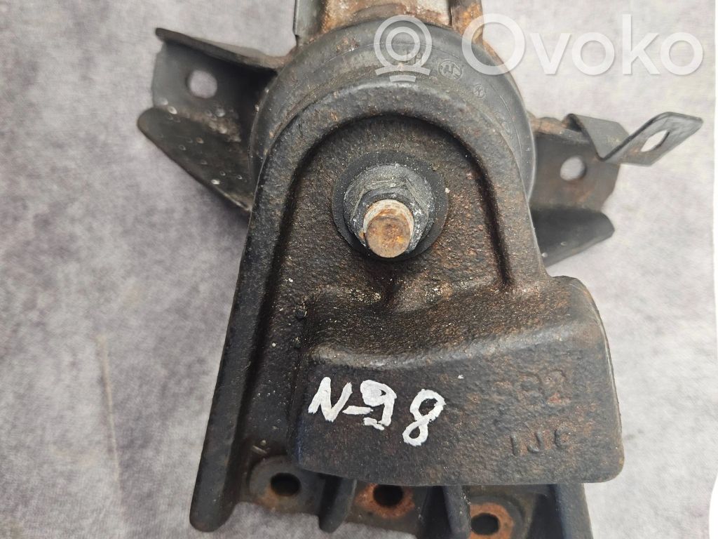 Hyundai i10 Engine mount bracket 