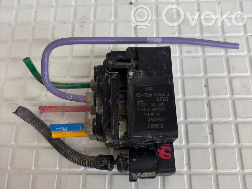 Audi Q7 4L Verteiler / Ventilblock Luftfederung 