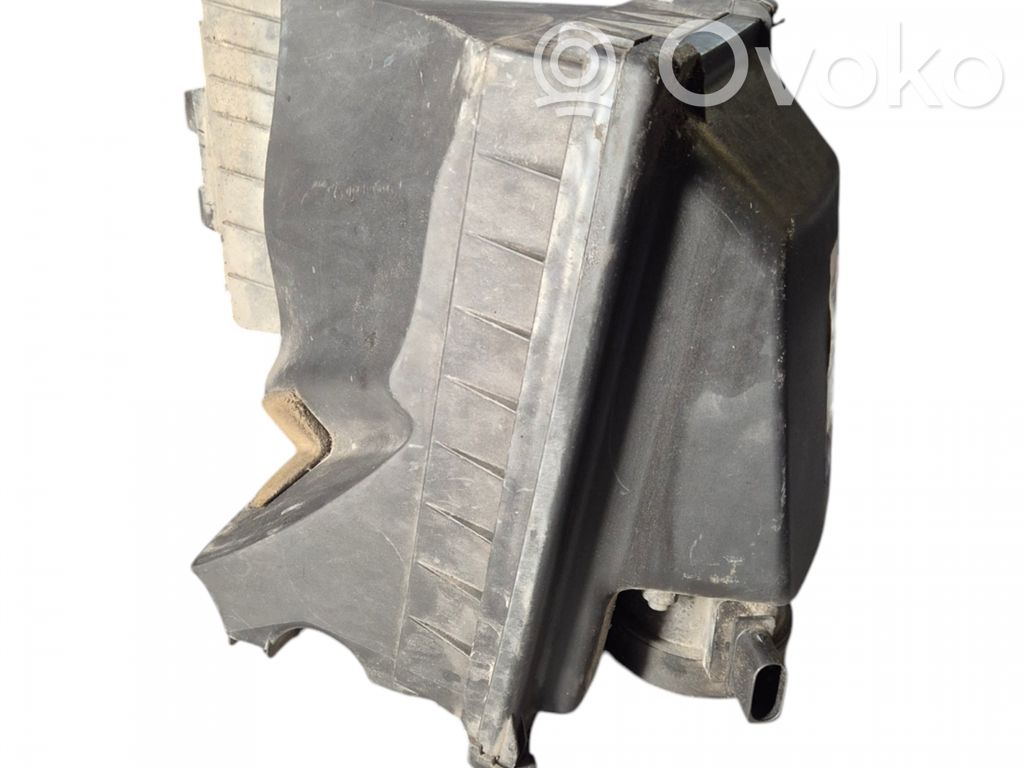 BMW 7 E65 E66 Air filter box 